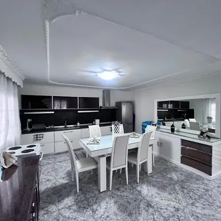 Narcis House